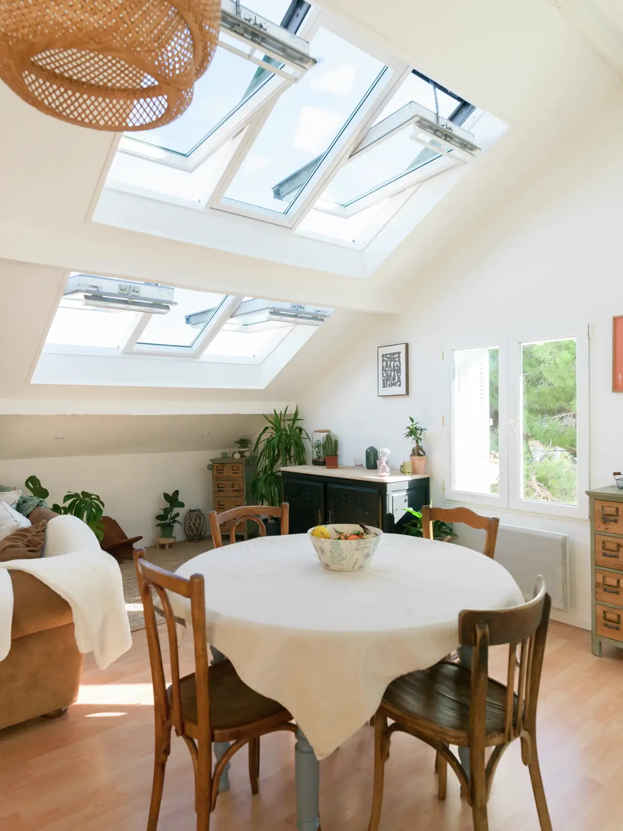 verrières de toit 3en1 VELUX dans un salon