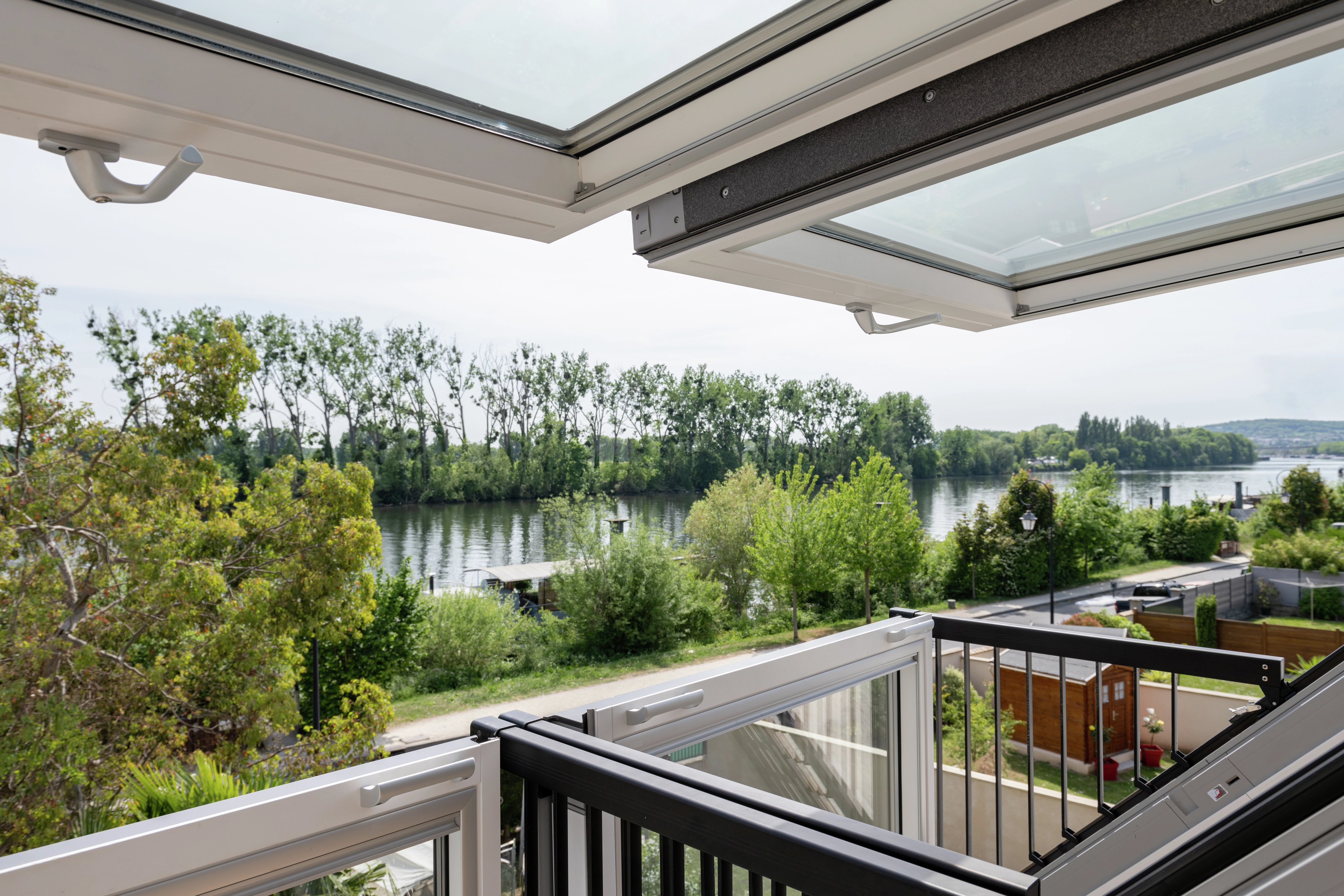 Strešné balkóny VELUX dodávajú podkroviu pocit voľnosti a otvoreného priestoru