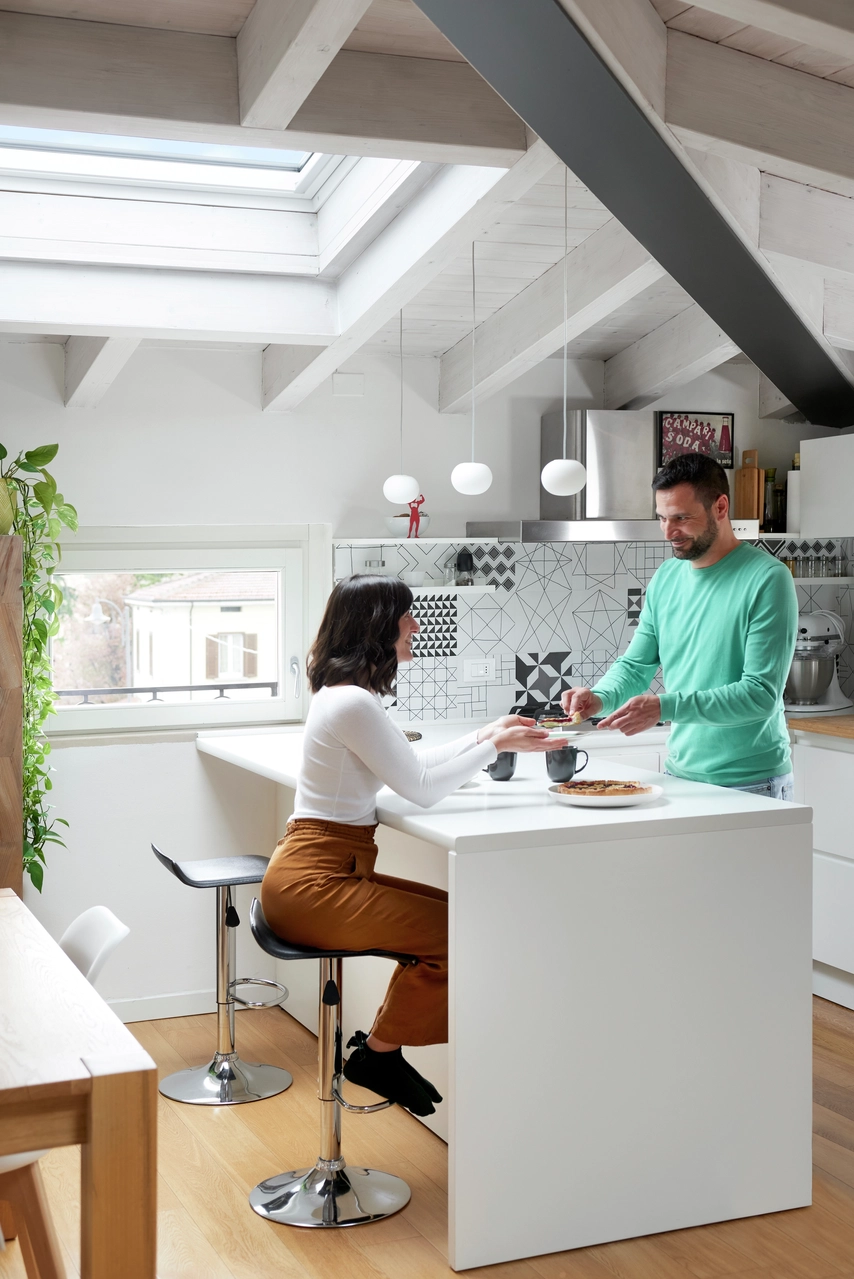 Vivere e lavorare in mansarda grazie alla luce naturale