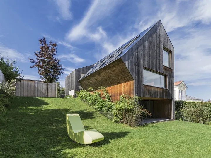 Außenansicht VELUX Sunlighthouse in Österreich | VELUX Magazin