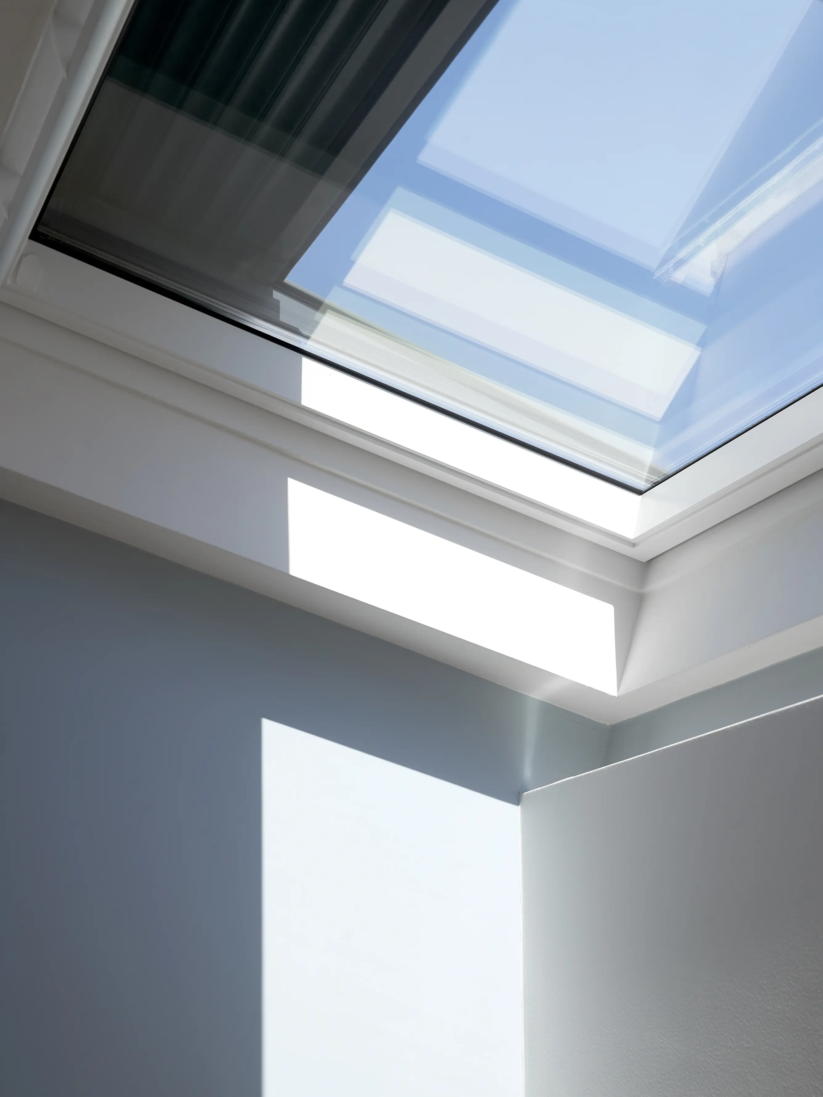 Con le schermature solari VELUX puoi trasformare gli ambienti interni in oasi di benessere.