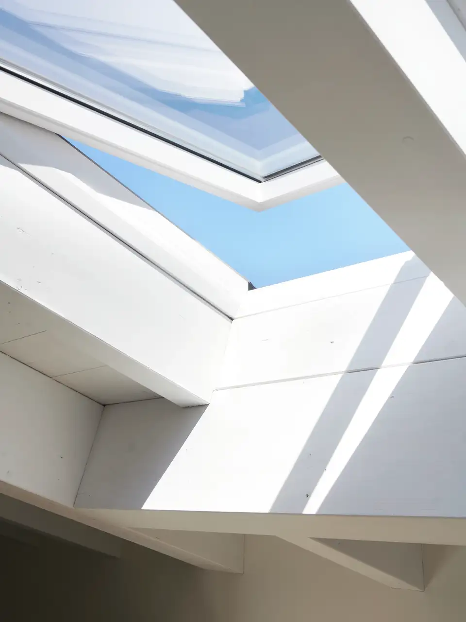 fenêtre de toit VELUX ouverte