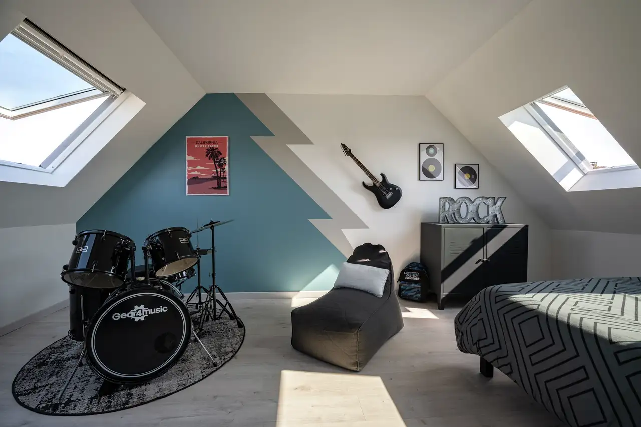 HD - Real Cases VELUX - Audrey Camille (18).jpgAudrey and Camille - renovation of kids room in La Ferté-Alais, France