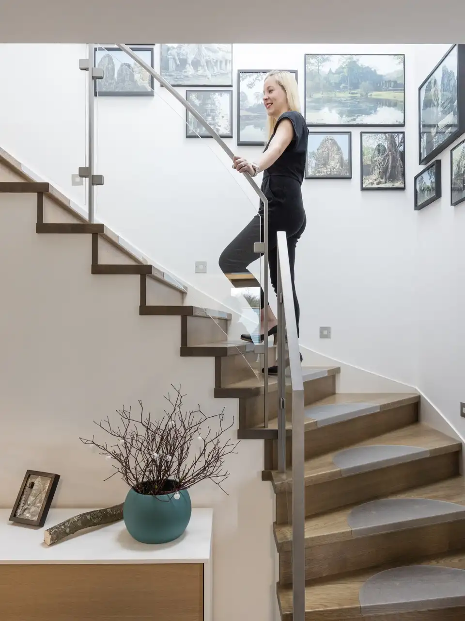 rangement et escalier en bois