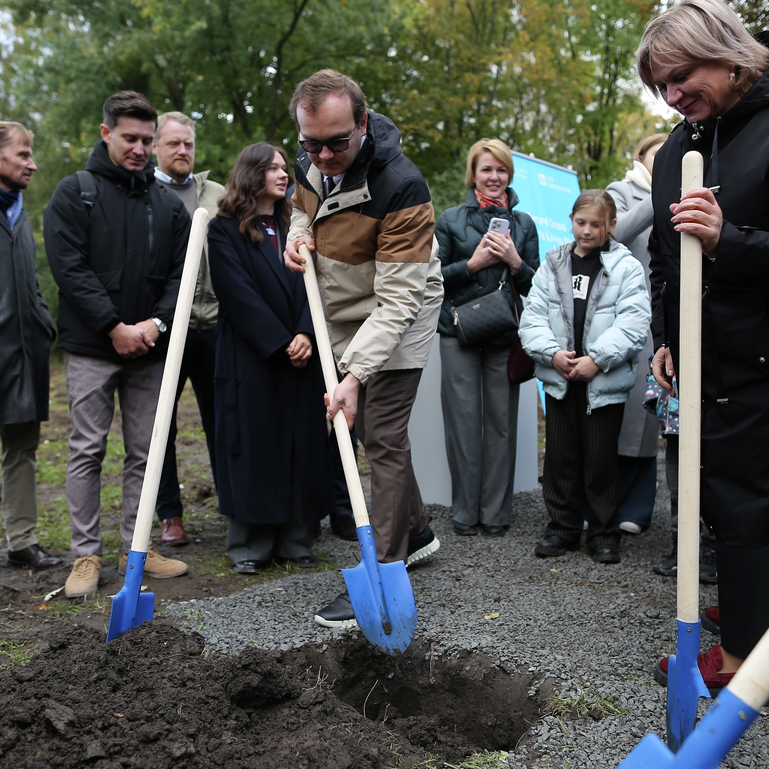 Začela se bo gradnja prvih družinskih domov za otroke v Ukrajini
