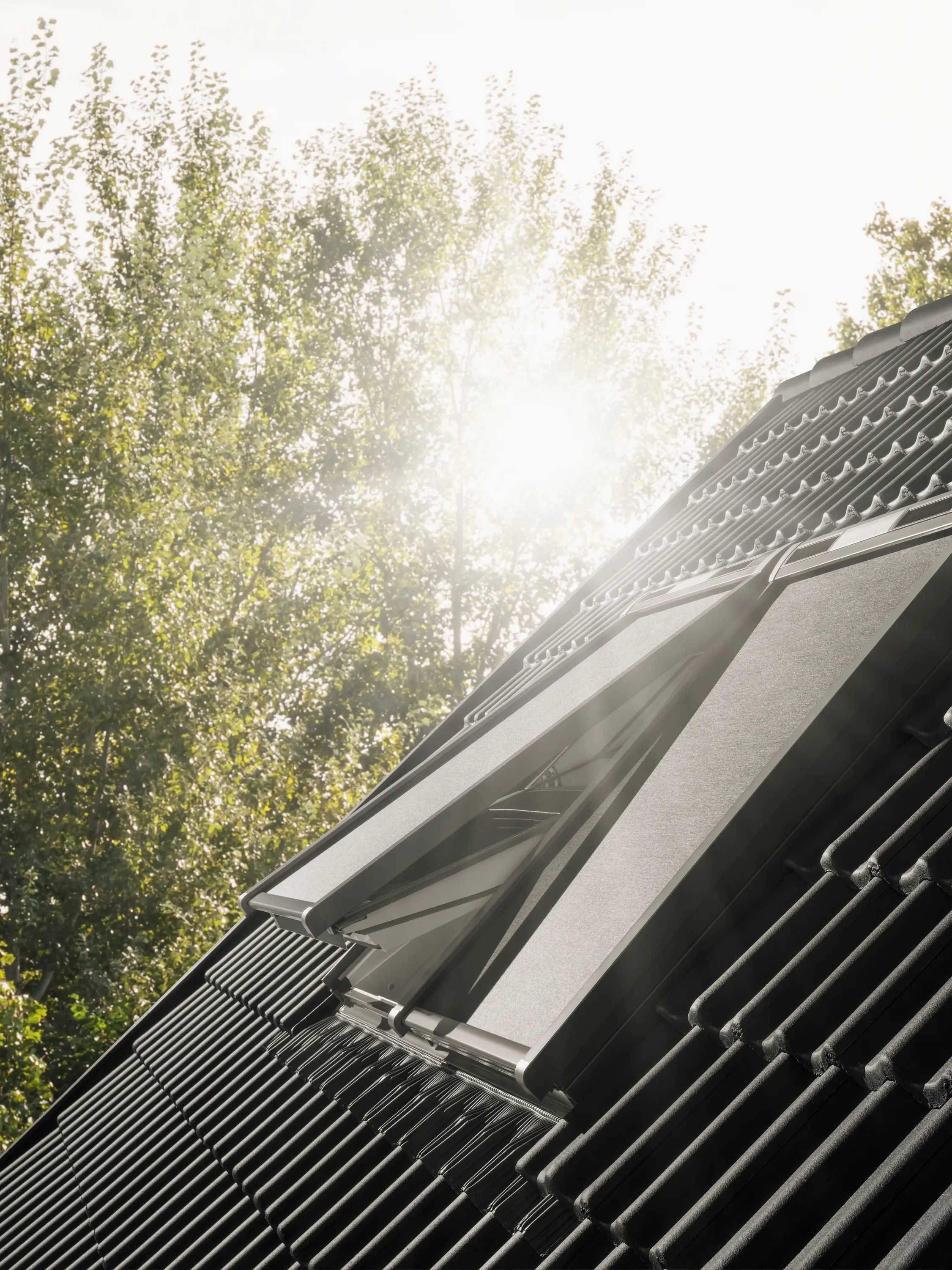 Einbau des neuen VELUX Rollladens
