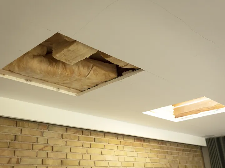 Einblick in das Anbringen einer Aufsparrendämmung | VELUX Magazin