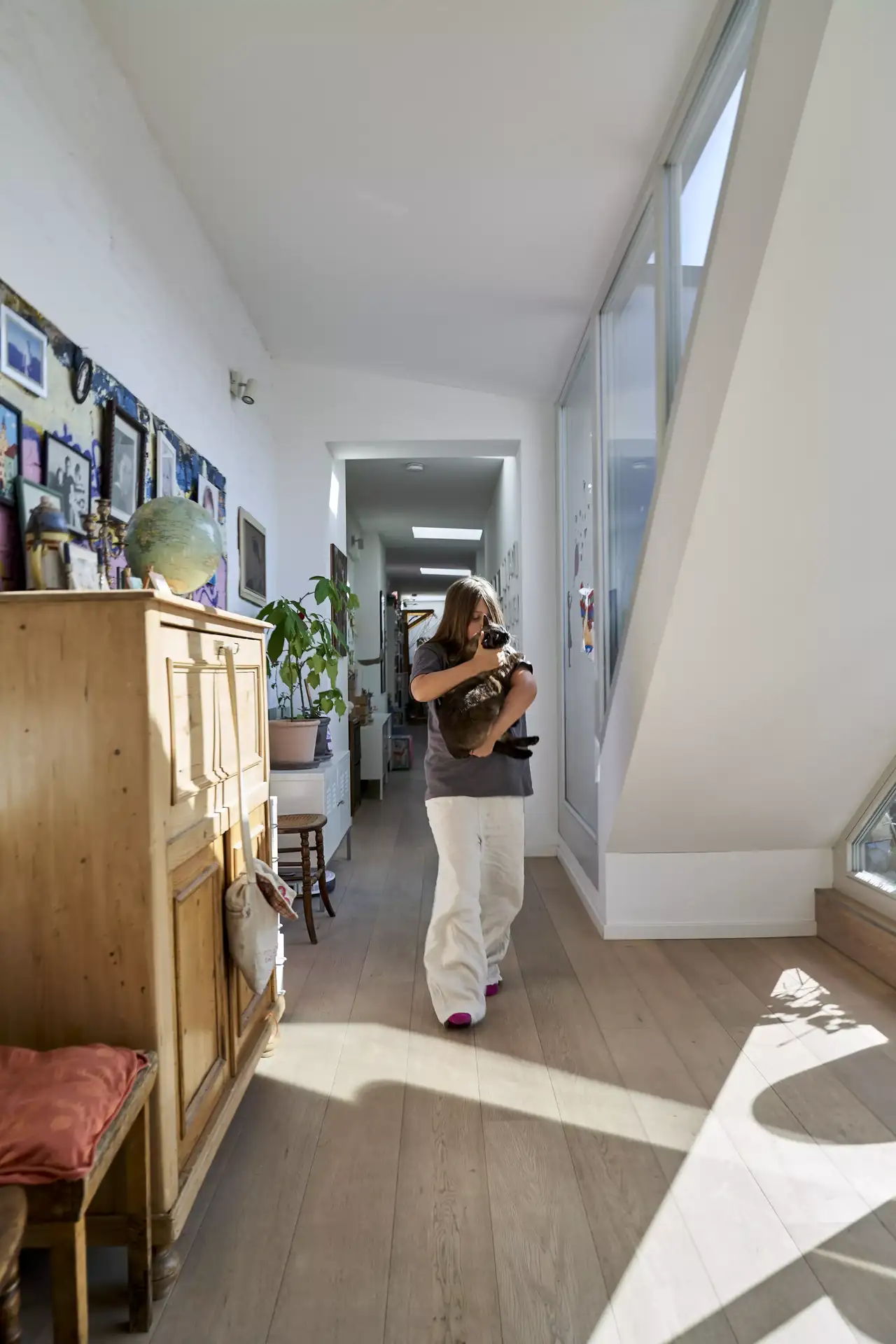 Kinderzimmer mit Dachschräge – sonniger Lieblingsplatz über den Dächern Berlins 