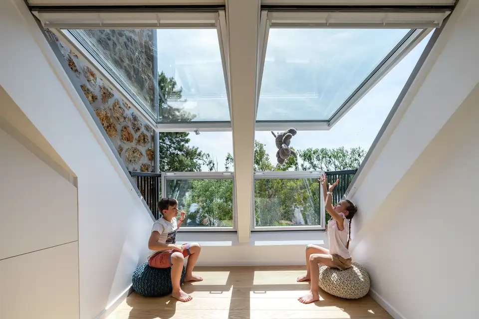 HD - VELUX Stories - Hugues et Dorothée (73).jpgHugues and Dorothée - renovation of home office in Conflans-Sainte-Honorine, France
