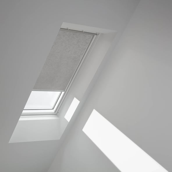 VELUX Nature Collection Stoffrollo - Ruhige, von der Natur inspirierte Farben, die hauptsächlich aus wiederverwertetem Material bestehen.