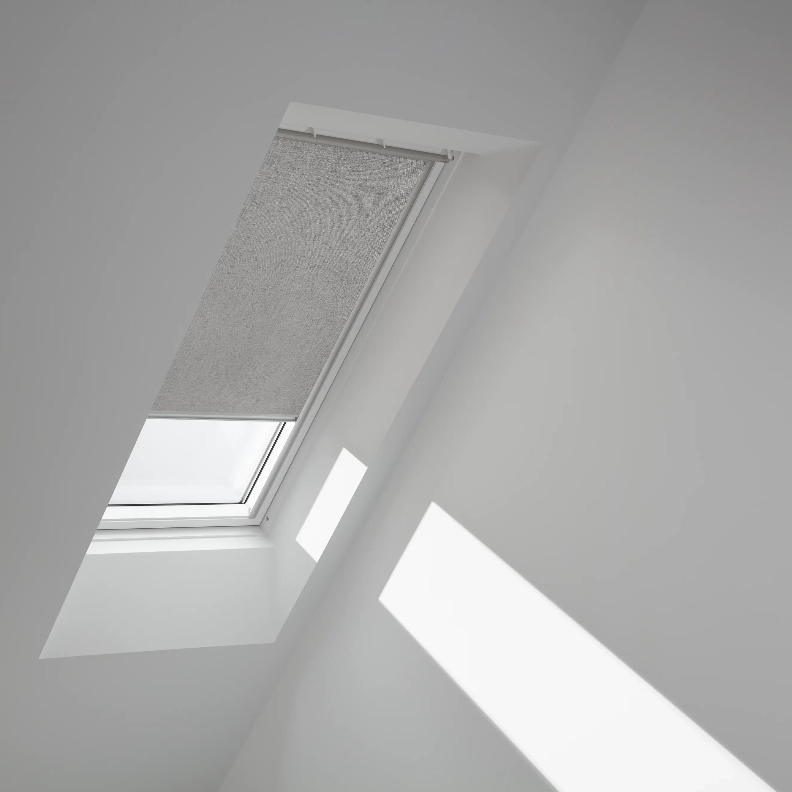 VELUX Nature Collection Stoffrollo - Ruhige, von der Natur inspirierte Farben, die hauptsächlich aus wiederverwertetem Material bestehen.