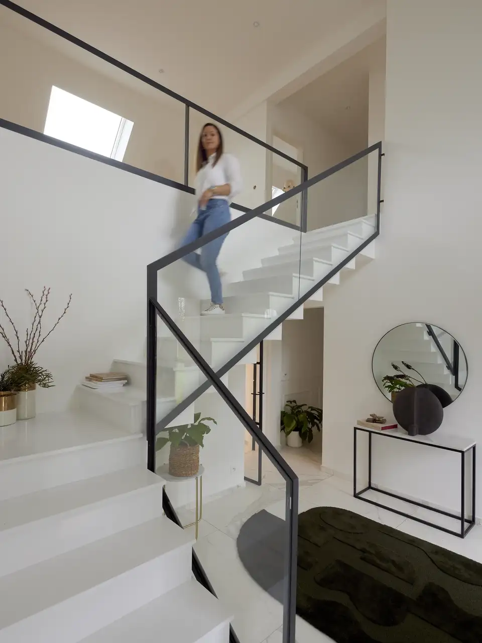 escalier avec garde corps en verre et métal