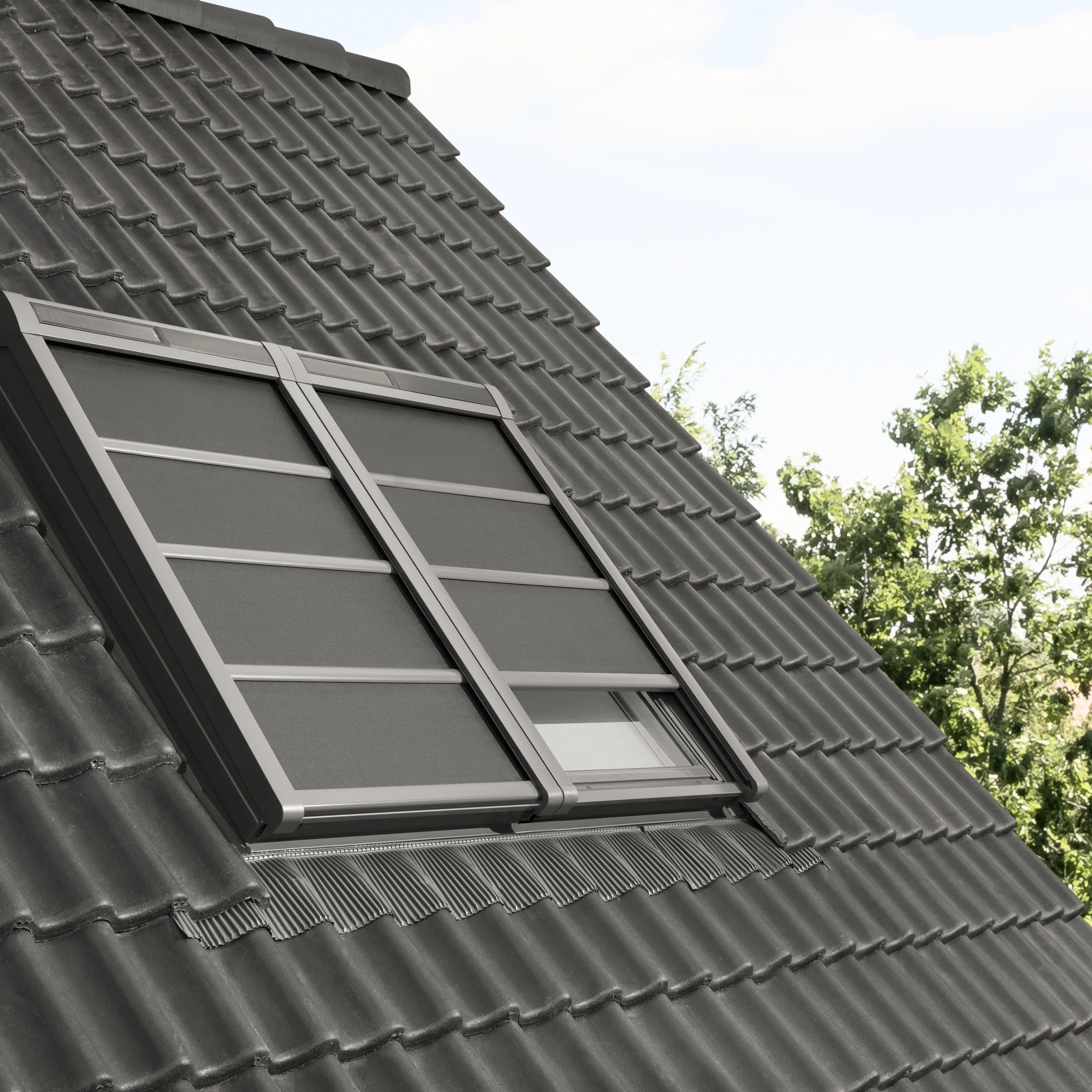Heat Protection: VELUX Blinds for Optimal Sleep
