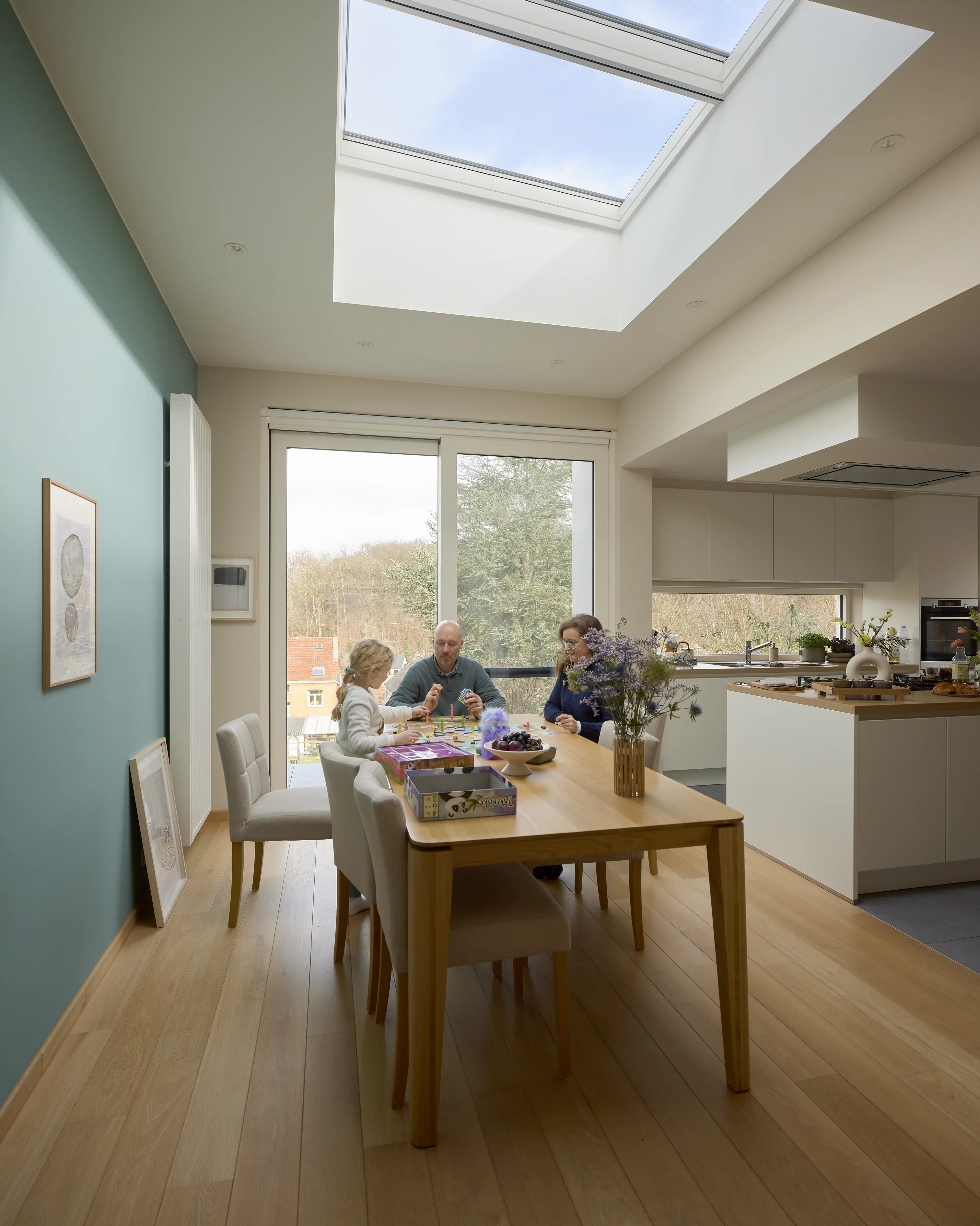 Créer une salle à manger séduisante grâce à une fenêtre pour toit plat VELUX 