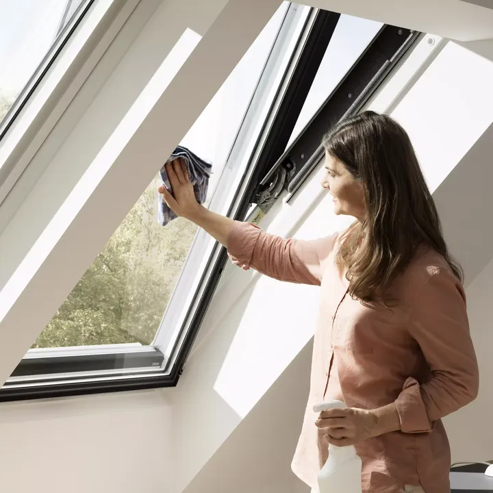 Dachfenster richtig putzen – von außen und innen