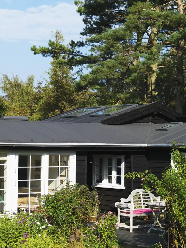 Sommerhus med tagpap, der viser tagets holdbarhed og fleksibilitet