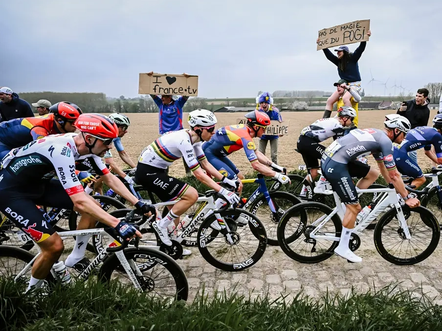 Le groupe VELUX étend sa plateforme cycliste mondiale en devenant Partenaire Officiel de Paris-Roubaix Hauts-de-France