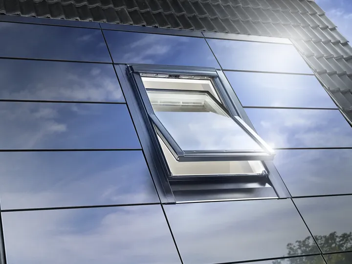 Intégration des fenêtres de toit VELUX dans les systèmes photovoltaïques