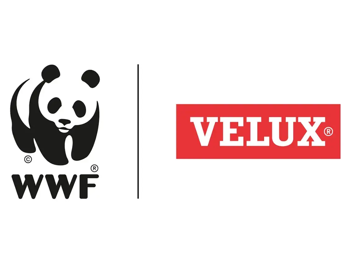 Logos des WWF mit einem Panda und VELUX in Rot, die eine Zusammenarbeit symbolisieren.