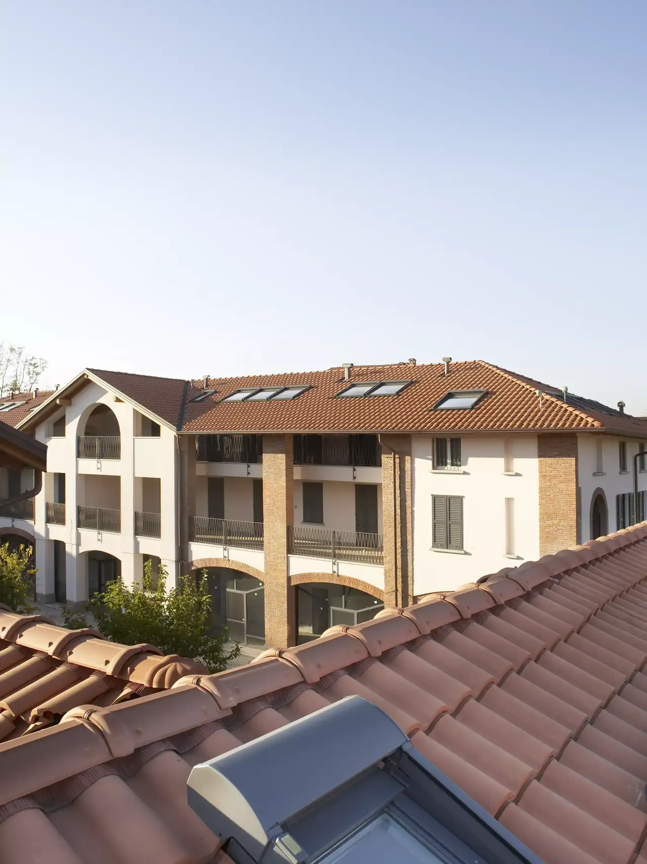 Casa con tetti con finestre VELUX