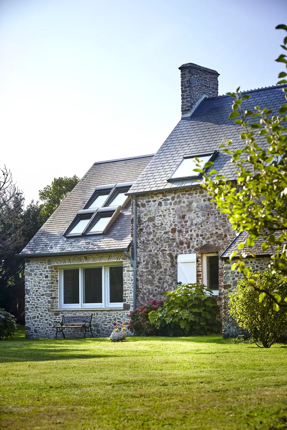 Toiture ardoise avec fenêtres de toit VELUX
