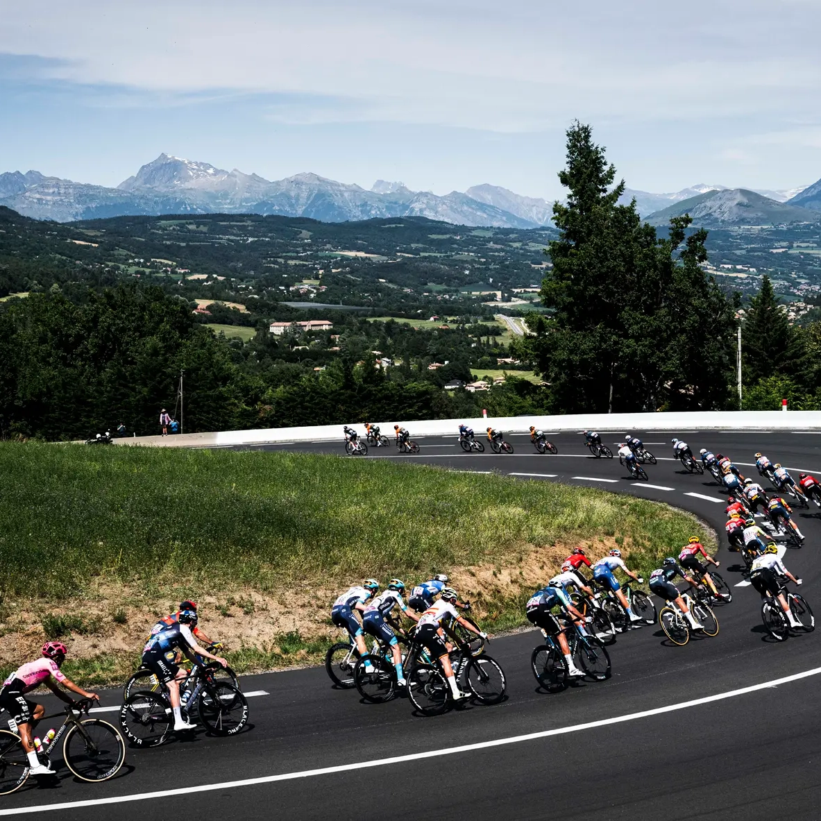 Grupa VELUX partnerem kolarskiego Tour de France kobiet i mężczyzn od 2025 r.