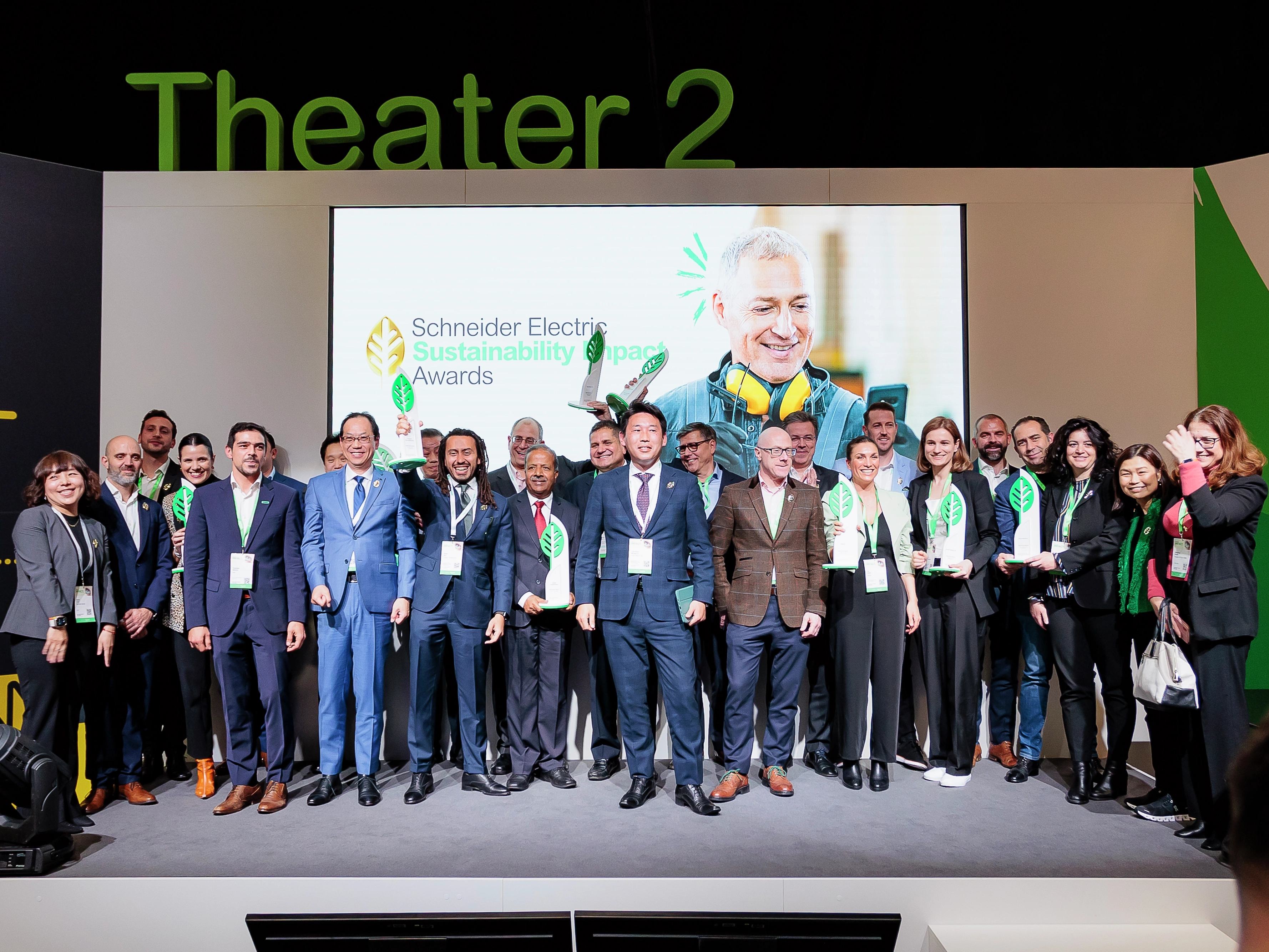 Il Gruppo VELUX si aggiudica lo Schneider Electric Sustainability Impact Award