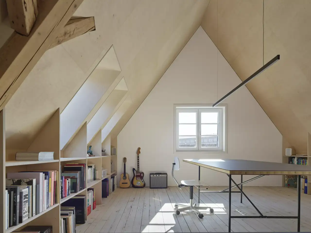 Ingrandire visivamente la soffitta: 8 consigli