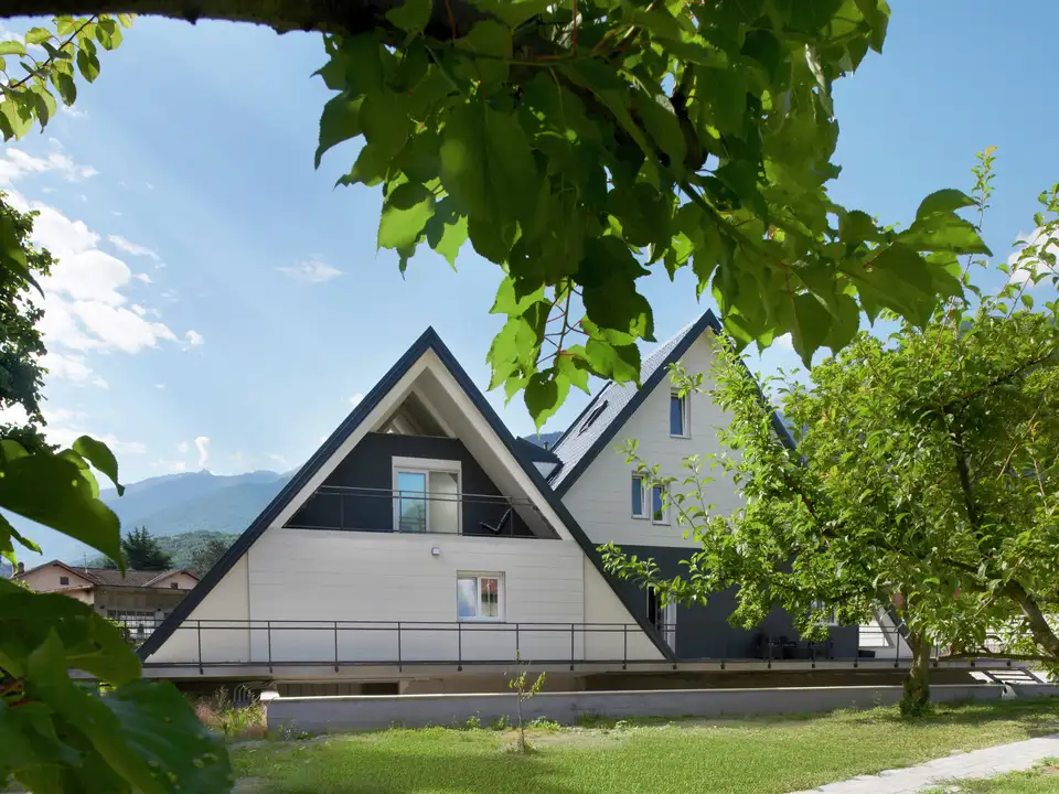 Idee per piccole case di montagna: come creare un rifugio accogliente 
