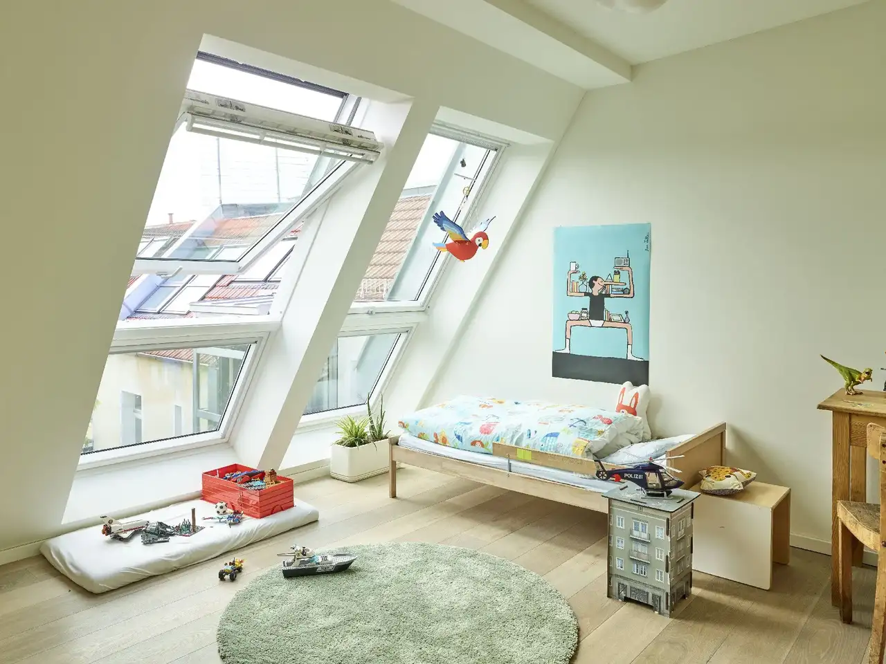 Helles Kinderzimmer mit Dachfenster für besseres Raumklima | VELUX Magazin