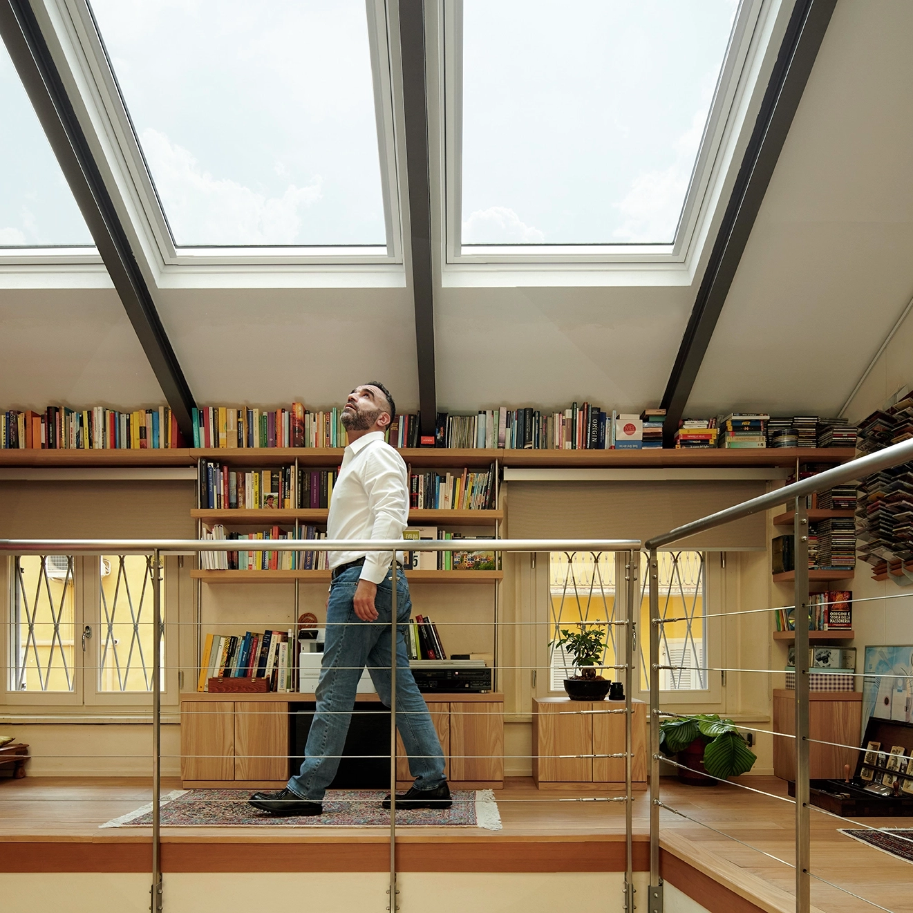 La luce naturale trasforma un loft nel centro storico di Milano