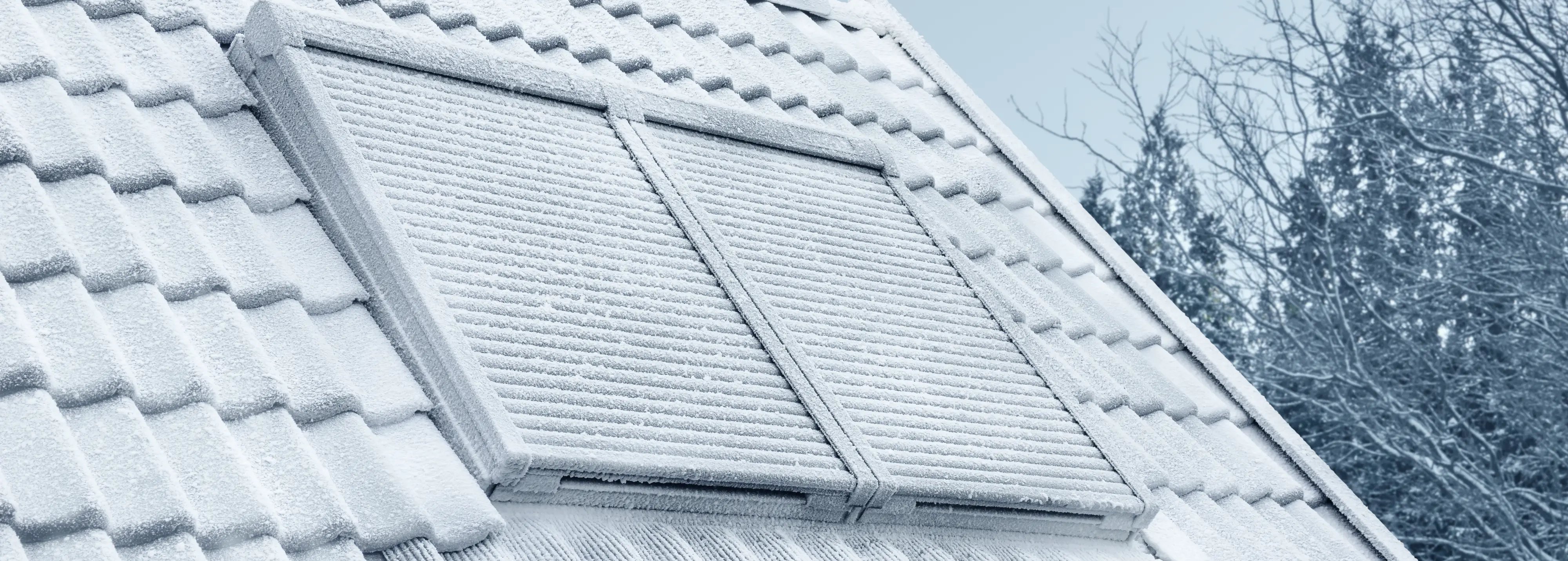 VELUX Außenrollläden sorgen für mehr Wohnkomfort – bei jedem Wetter.