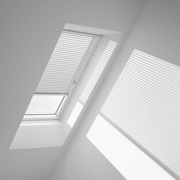 Venetian manual blind 372264