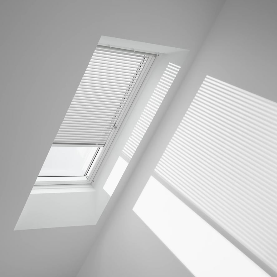 Venetian manual blind 372264