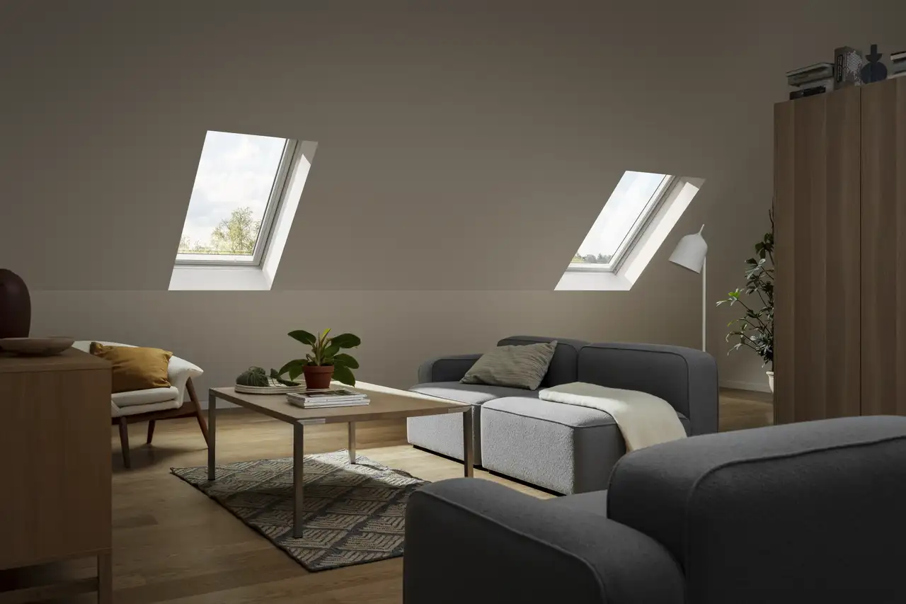Vor dem Einbau mehrerer Lichtbänder im offenen Wohnbereich | VELUX Magazin